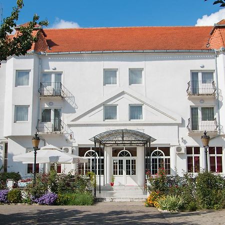 Beli Dvor Hotel Sombor Eksteriør billede