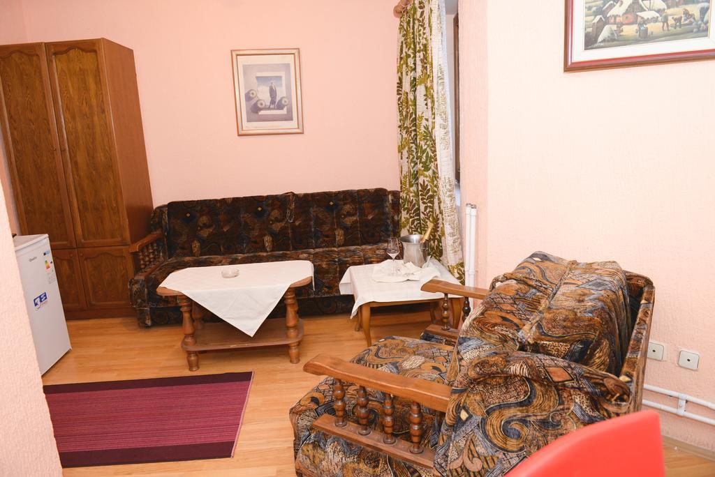 Beli Dvor Hotel Sombor Værelse billede