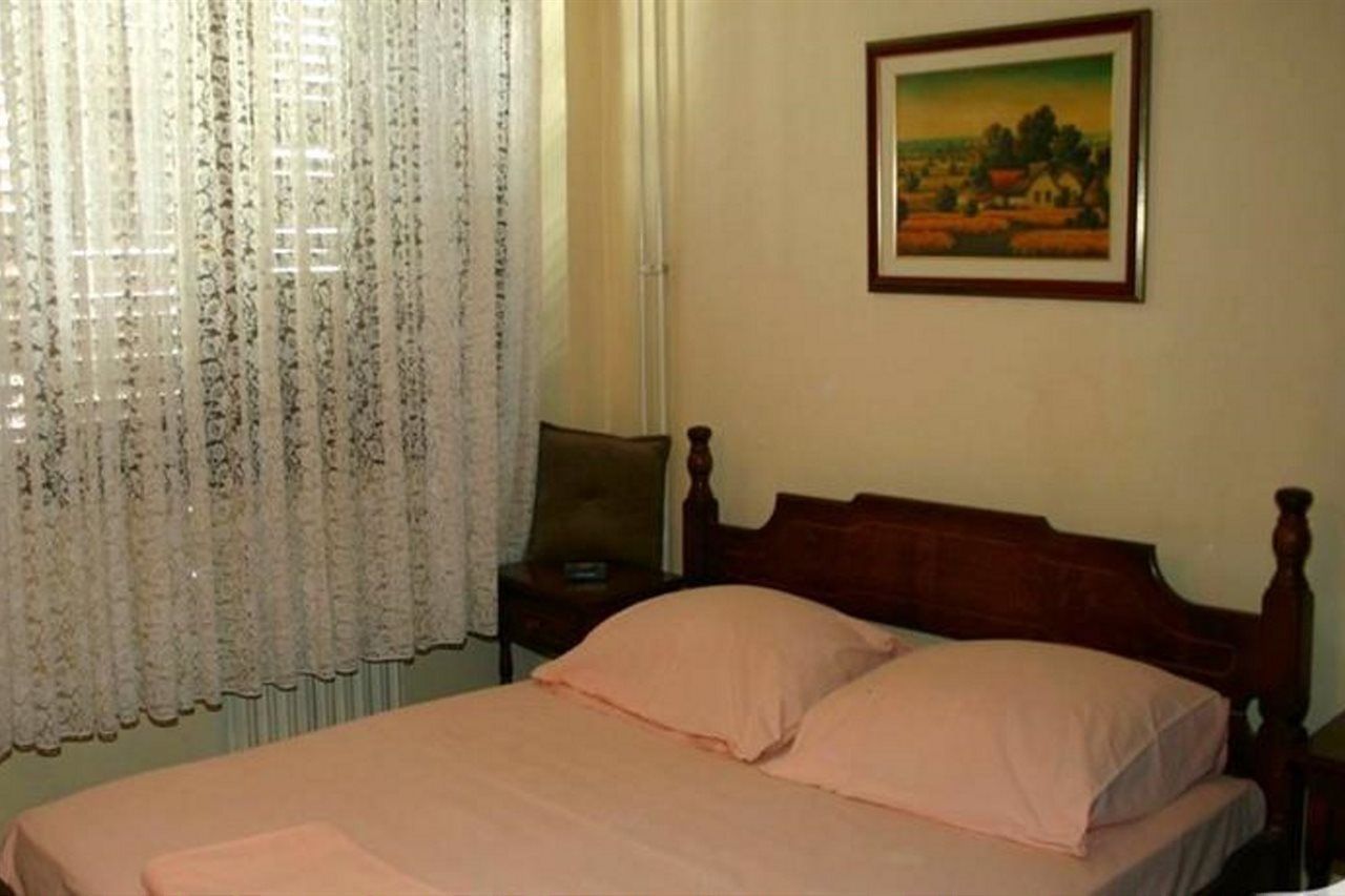 Beli Dvor Hotel Sombor Eksteriør billede