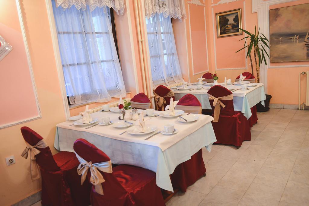 Beli Dvor Hotel Sombor Eksteriør billede
