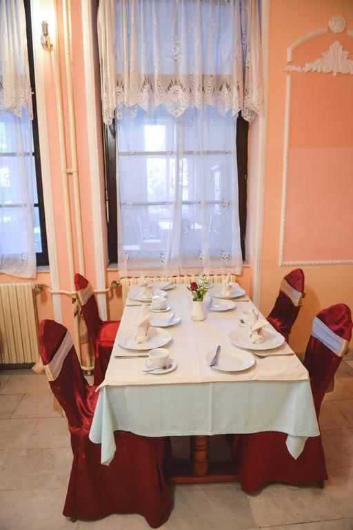 Beli Dvor Hotel Sombor Eksteriør billede