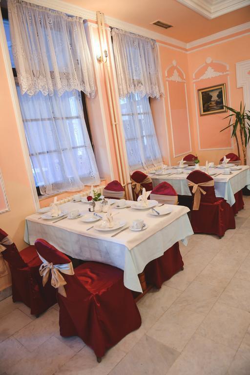 Beli Dvor Hotel Sombor Eksteriør billede